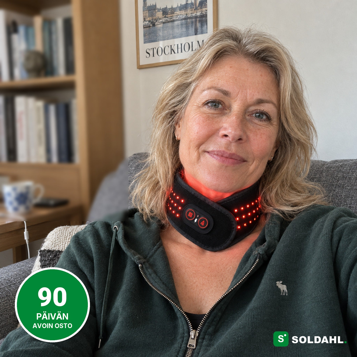 Nainen sohvalla Soldahl-punavaloniskavyö niskan ympärillä
