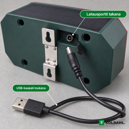 Latausportti Vildron takapuolella ja mukana tuleva USB-kaapeli